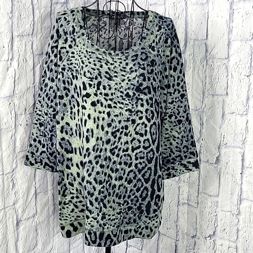 TRIBAL Leopard Print Gray and Black Sweater XL/TG